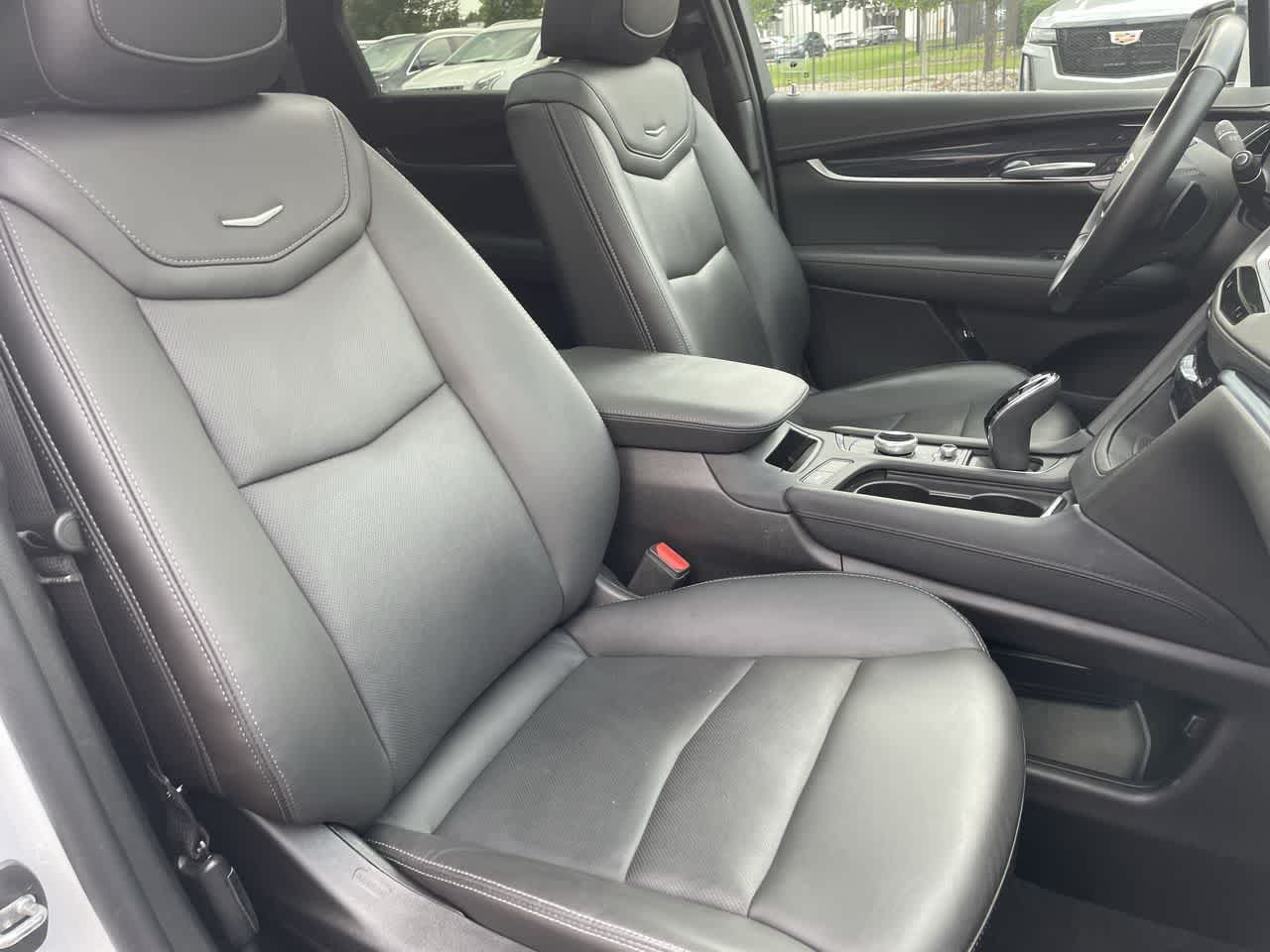Vehicle image 14 of 42