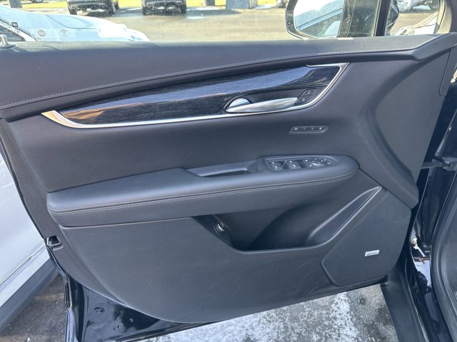 Vehicle image 11 of 32