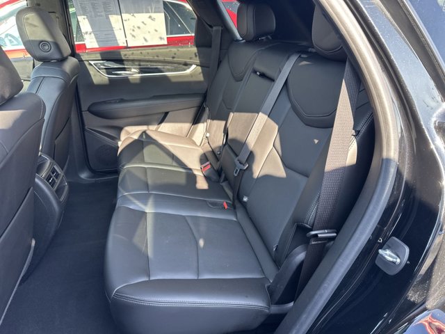 Vehicle image 22 of 32