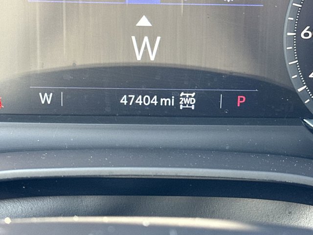 Vehicle image 27 of 32