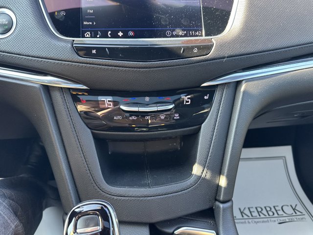 Vehicle image 29 of 32