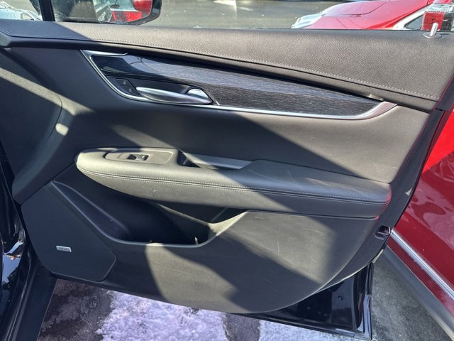 Vehicle image 15 of 32