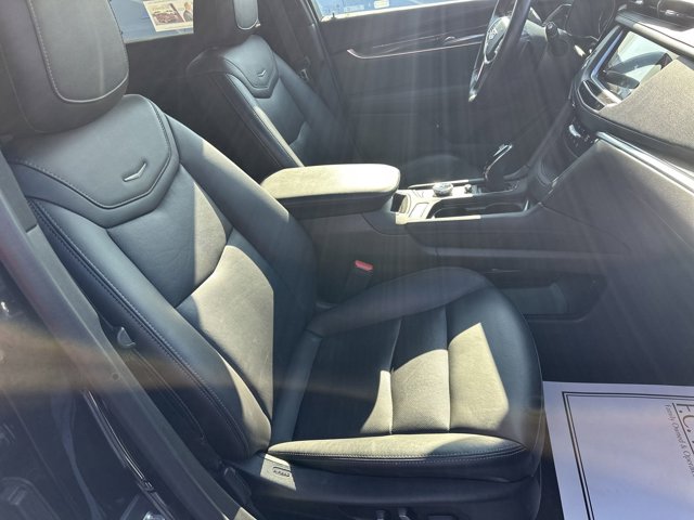 Vehicle image 14 of 32