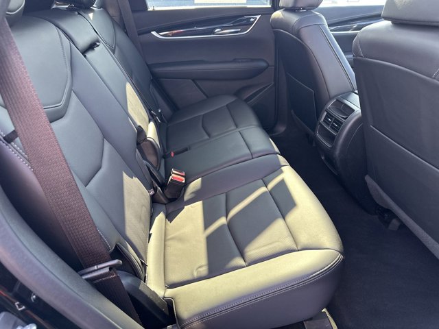 Vehicle image 19 of 32
