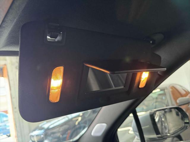 Vehicle image 20 of 27