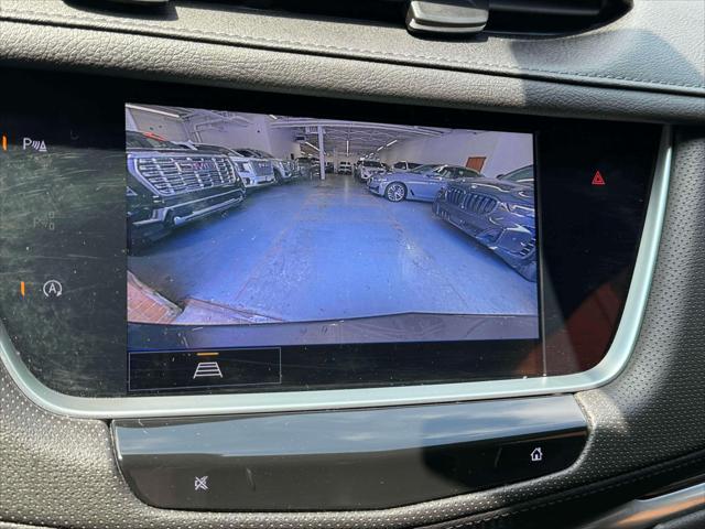 Vehicle image 12 of 27