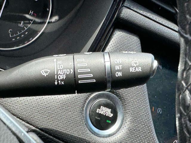 Vehicle image 17 of 27