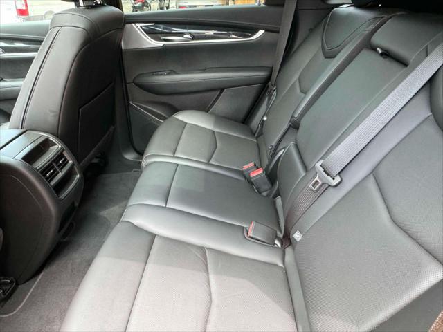 Vehicle image 7 of 27
