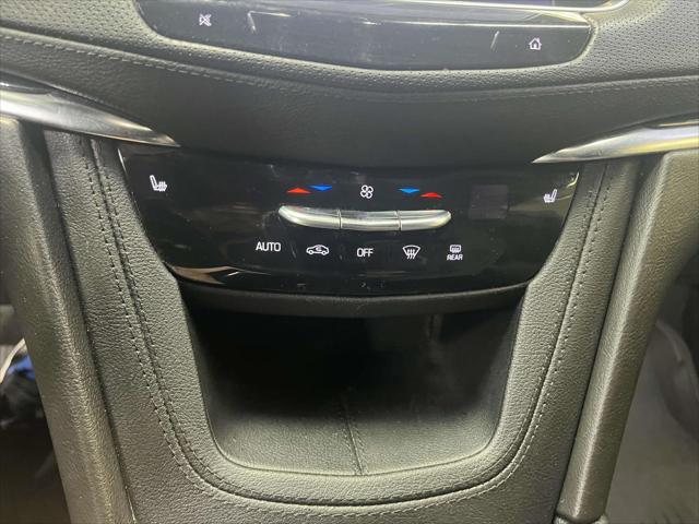 Vehicle image 21 of 27