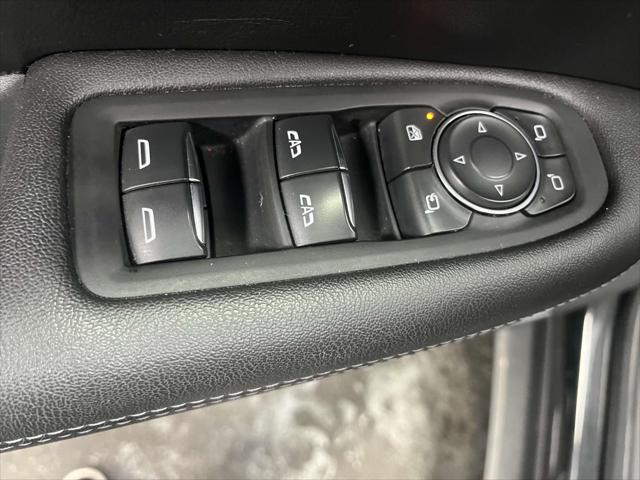 Vehicle image 18 of 27