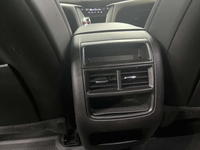 Vehicle image 14 of 27