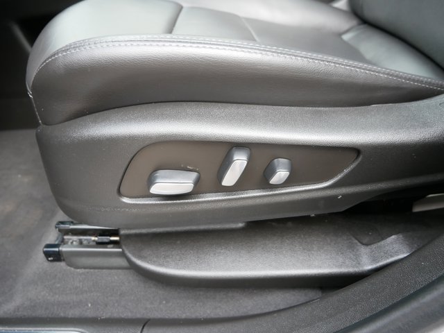 Vehicle image 18 of 33