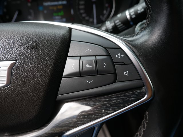 Vehicle image 26 of 33