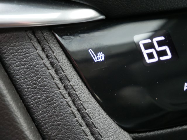 Vehicle image 30 of 33