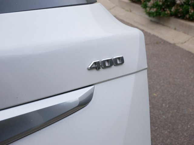Vehicle image 9 of 33