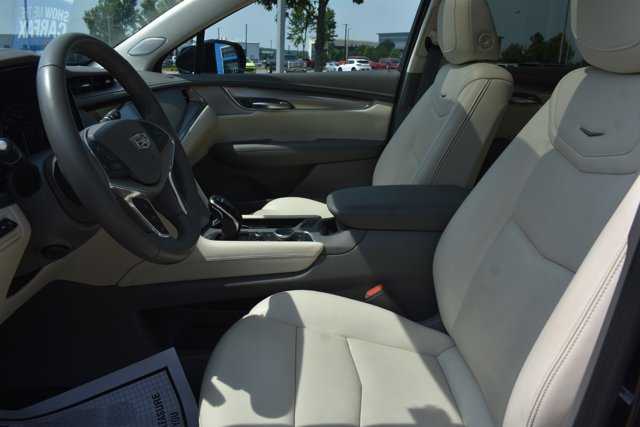 Vehicle image 17 of 31