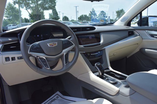 Vehicle image 21 of 31