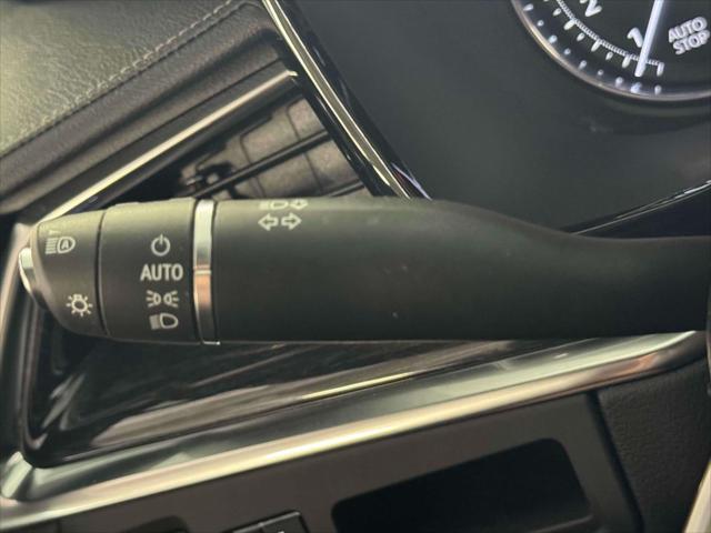 Vehicle image 23 of 30