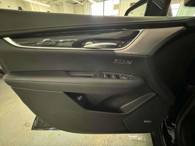 Vehicle image 15 of 30