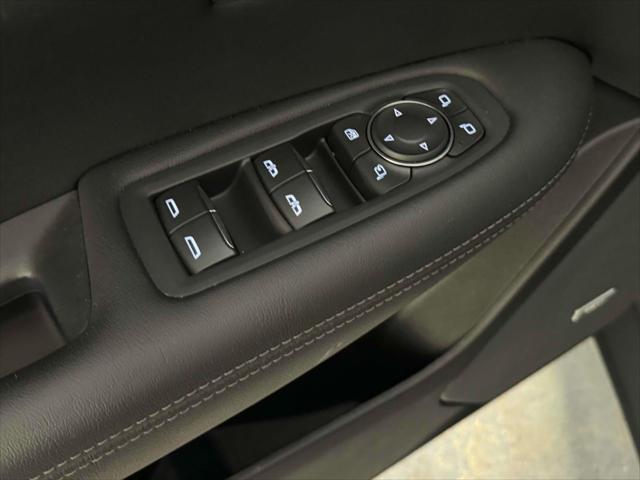 Vehicle image 16 of 30