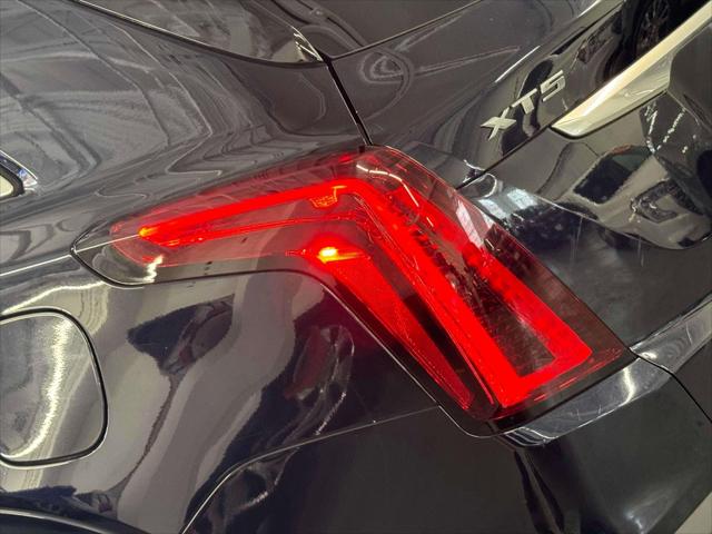 Vehicle image 8 of 30