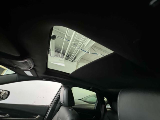 Vehicle image 17 of 30