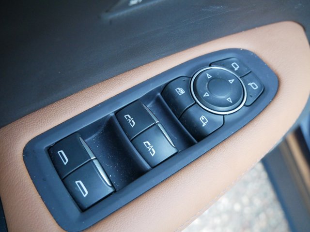 Vehicle image 13 of 27