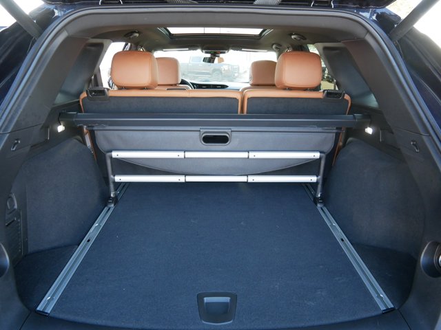 Vehicle image 11 of 27