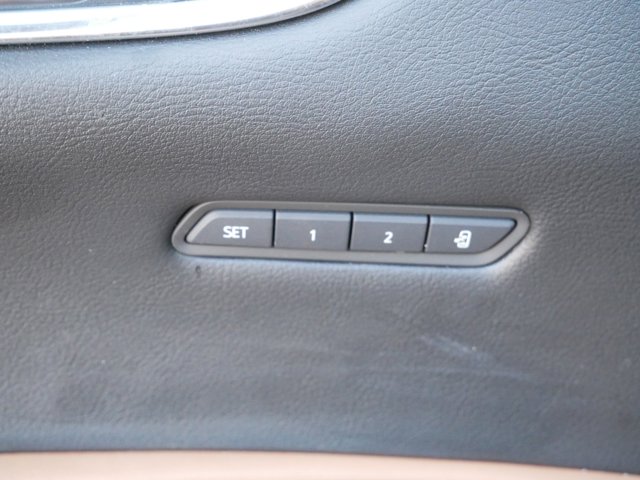 Vehicle image 14 of 27