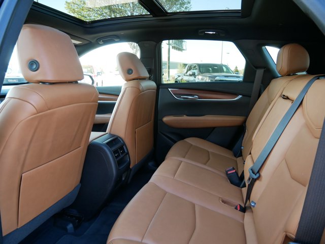 Vehicle image 10 of 27