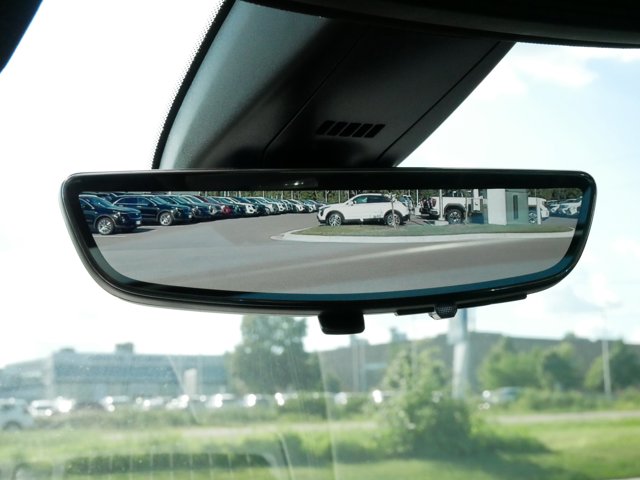 Vehicle image 31 of 35