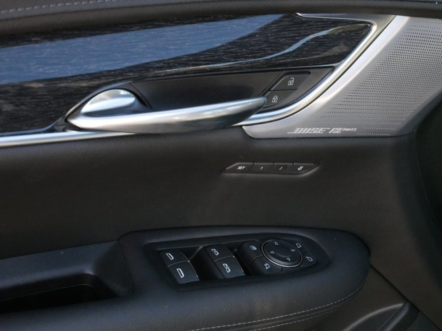 Vehicle image 24 of 35
