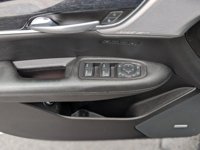 Vehicle image 28 of 45