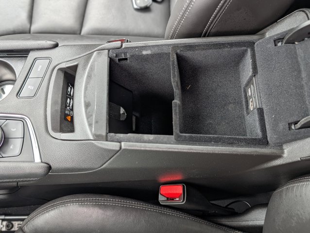 Vehicle image 25 of 45