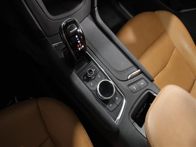 Vehicle image 18 of 25