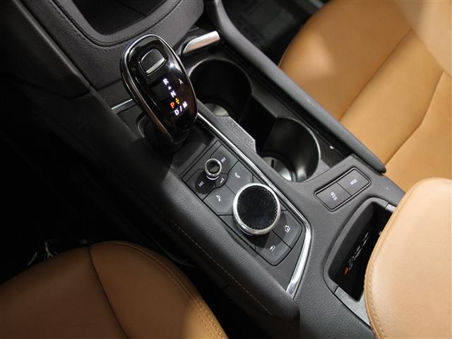 Vehicle image 17 of 25
