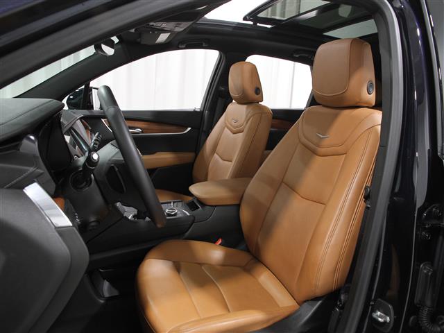 Vehicle image 8 of 25