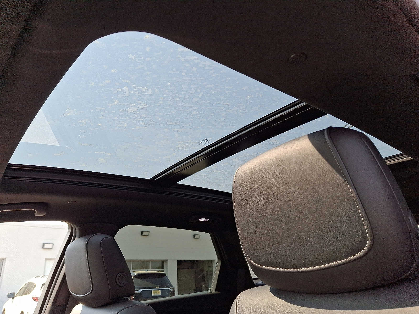 Vehicle image 14 of 30