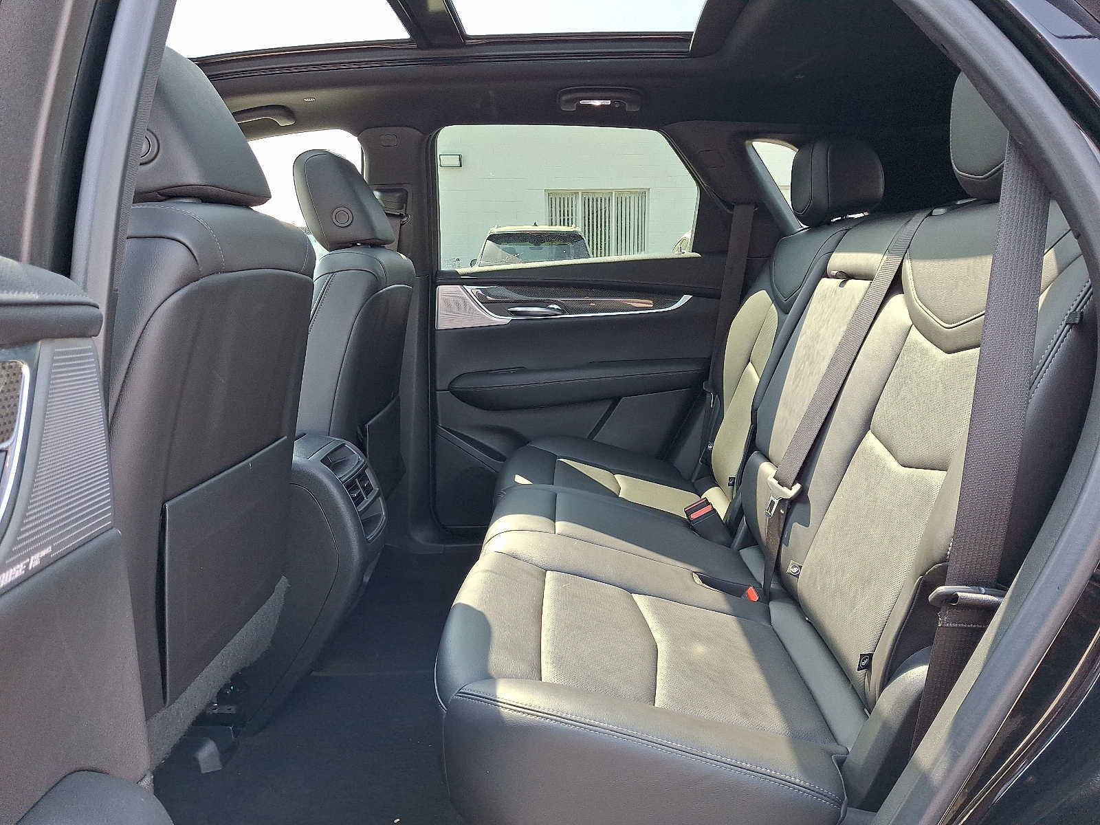Vehicle image 10 of 30