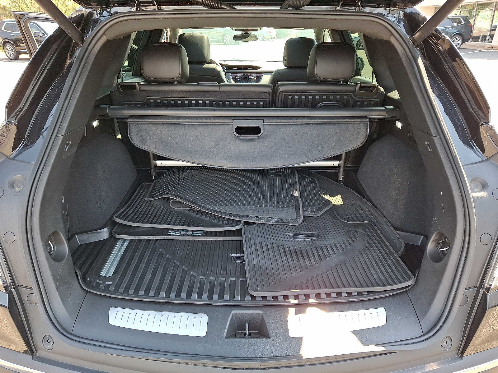 Vehicle image 28 of 30