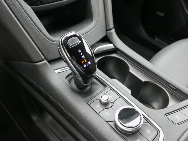 Vehicle image 23 of 32