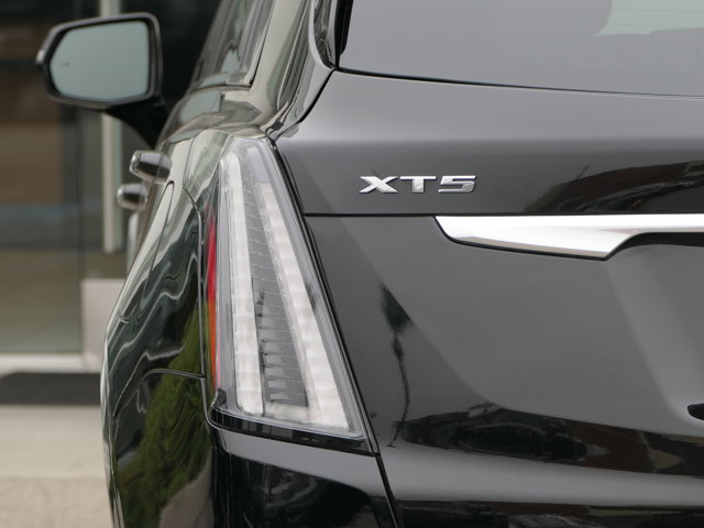 Vehicle image 9 of 32