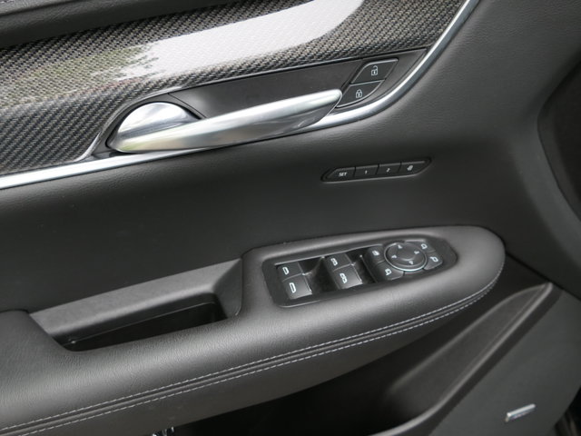 Vehicle image 16 of 32
