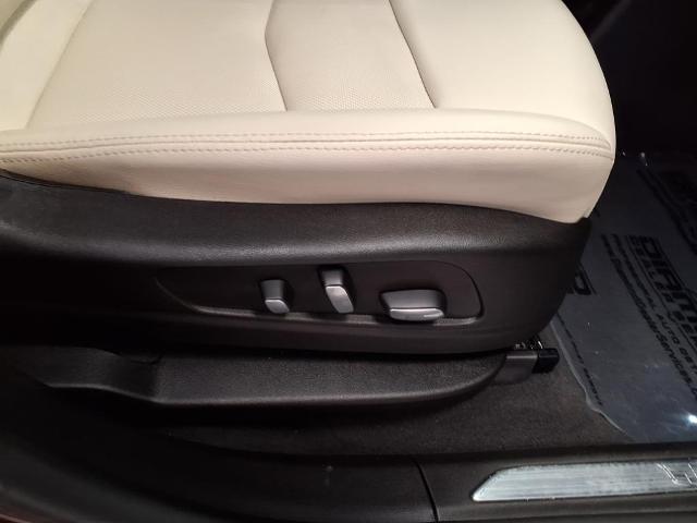 Vehicle image 11 of 33