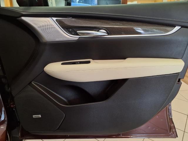 Vehicle image 12 of 33