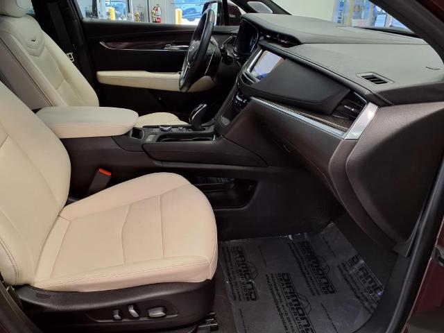 Vehicle image 10 of 33