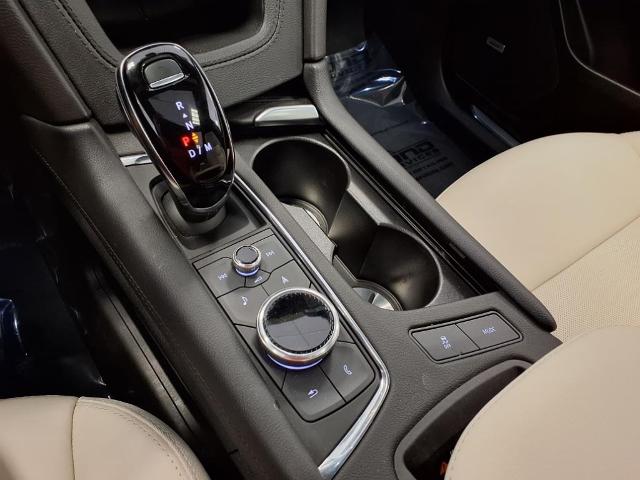 Vehicle image 25 of 33