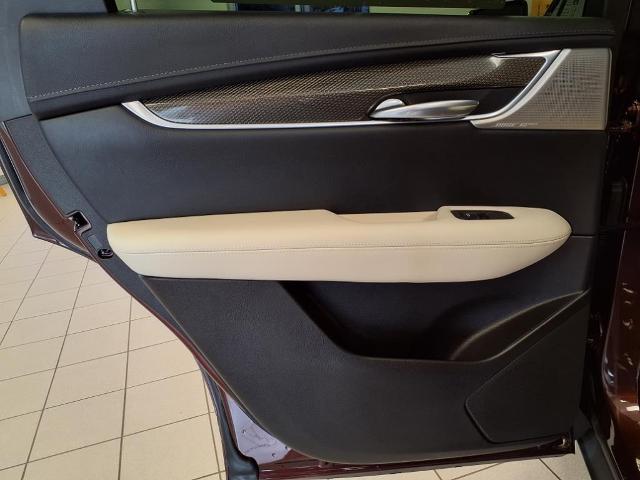 Vehicle image 18 of 33