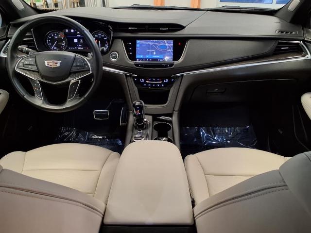 Vehicle image 16 of 33