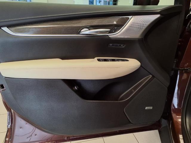 Vehicle image 22 of 33